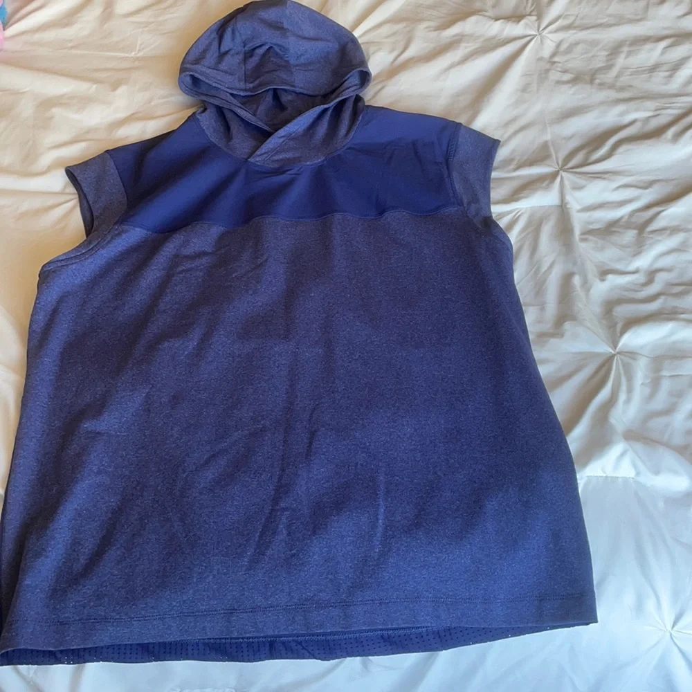Lululemon Men’s Sleeveless Hoodie